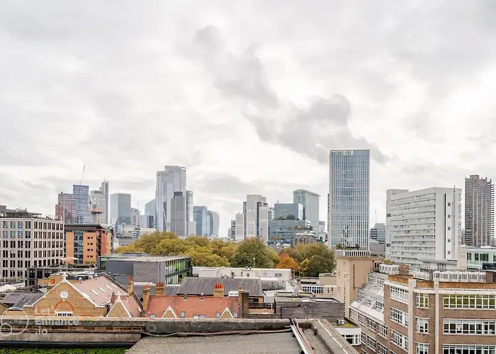 Smart 2Br City Stay With Rooftop View