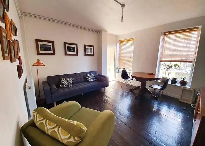 Lovely 2Br In Historic Camberwell Location