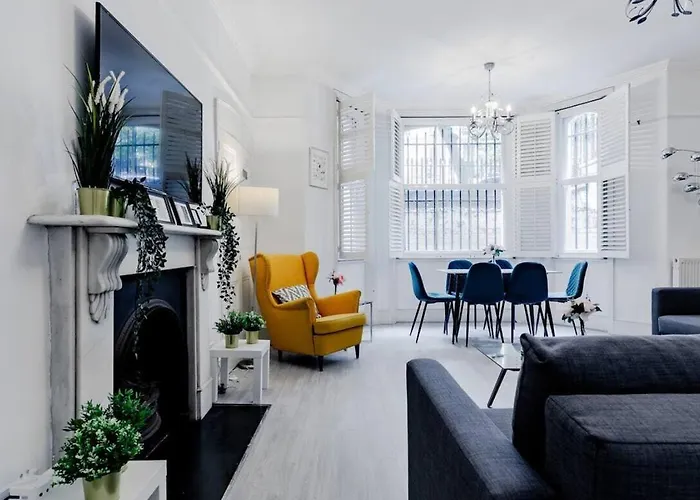 Luxurious & Spacious 2Br Apr In Earls Court!