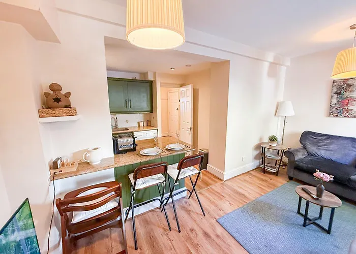 Lovely 1 Bedroom Flat In West Kensington Central London, Shepherd\'S Bush