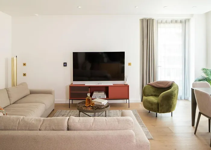 Kings Cross - Luxury 3 Bed Apartment, Private Balcony