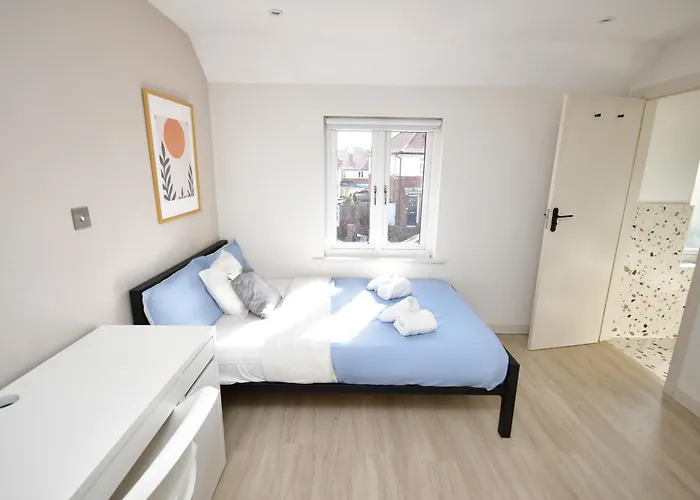 Modern Stratford Studio 3
