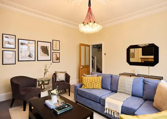 The Peckham Hideaway - Bright 3Bdr Flat
