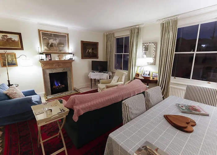 Attractive Chelsea Apartment For Four