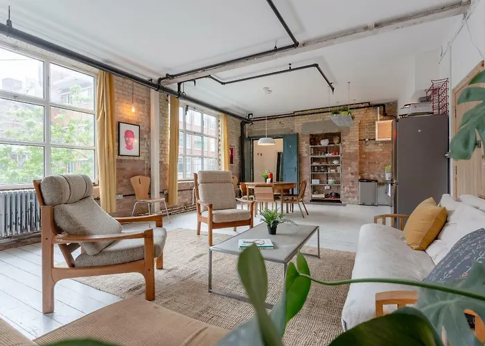 Industrial Open Plan Studio In Hackney