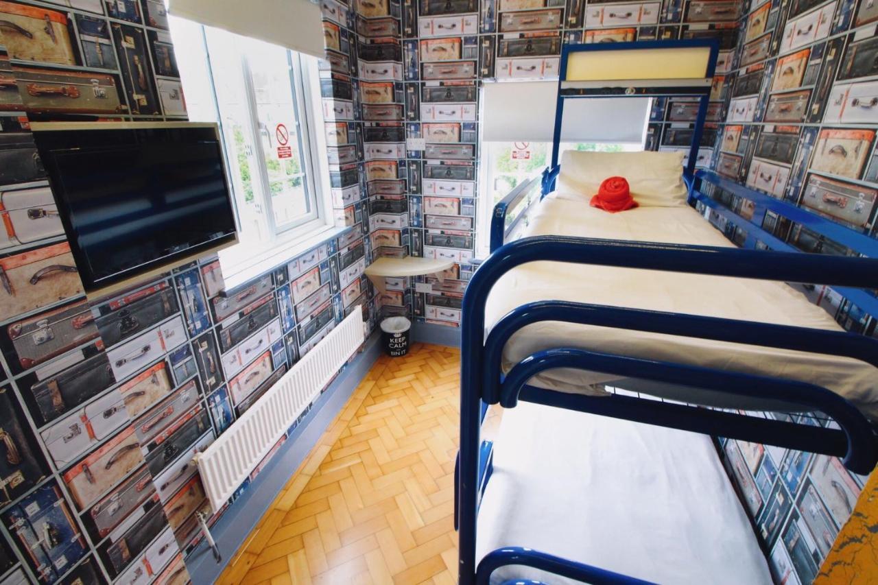 Backpackers Youth 18 - 35 Years Old Only Albergue *