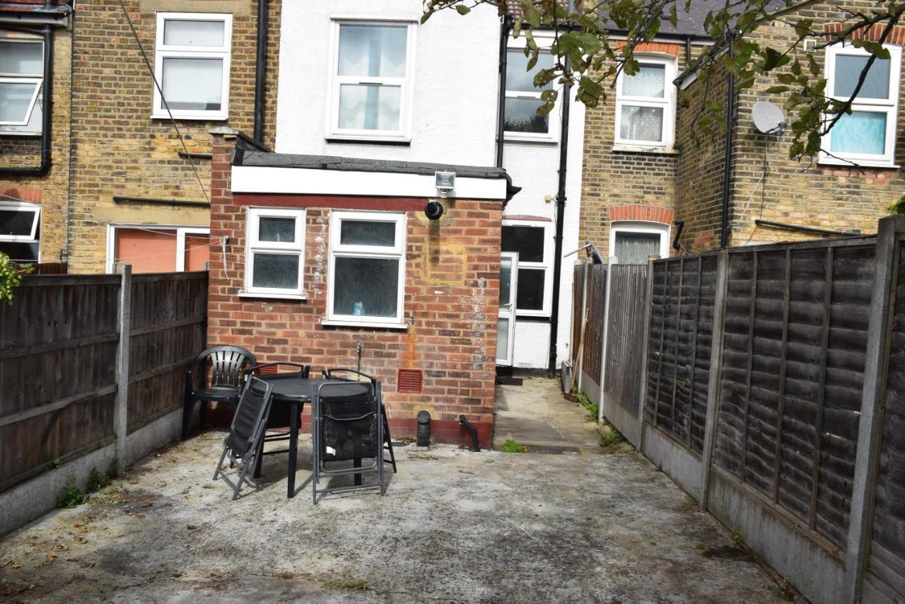 Three Bedroom House Lancaster Road Casa de Férias *