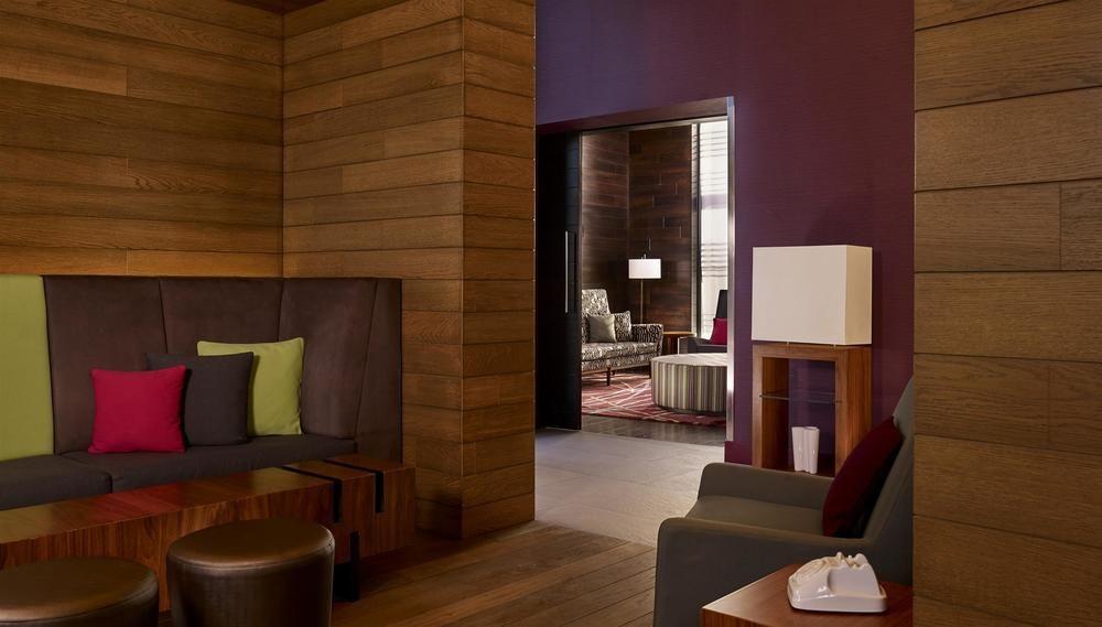 Aloft Excel 4* Londen