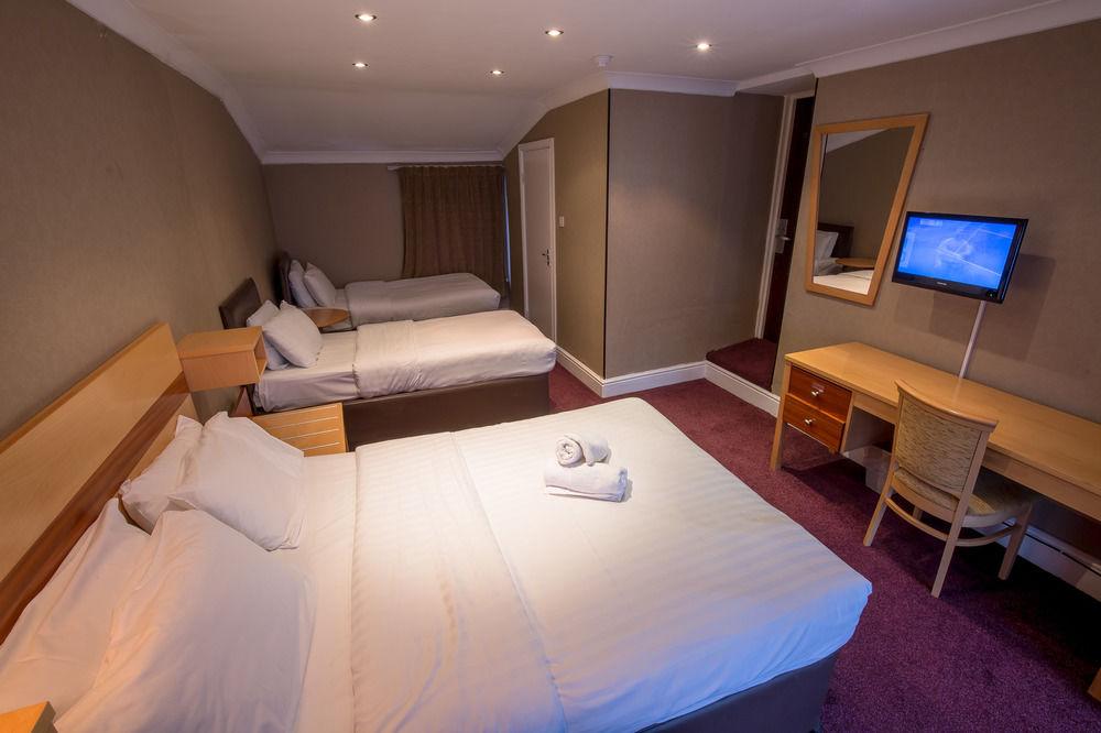 Newham Hotel 2*