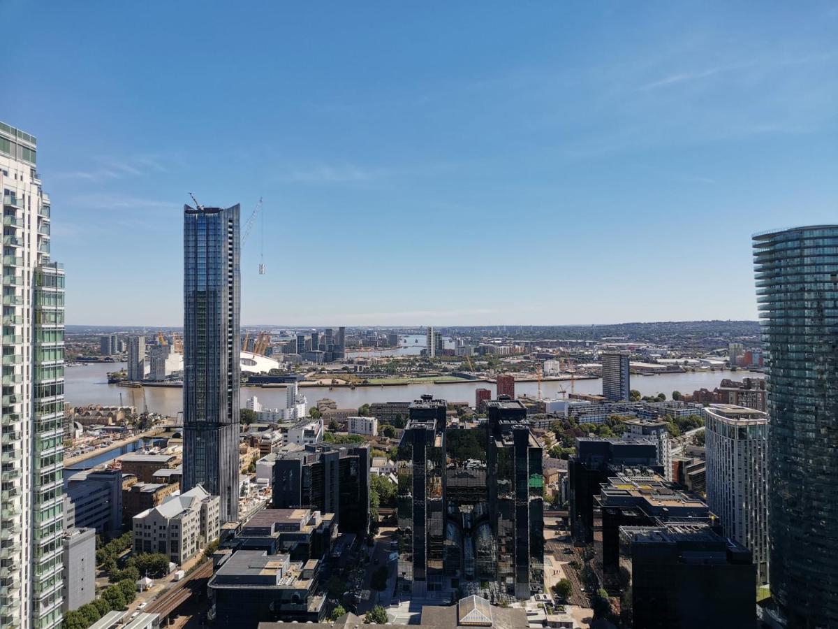 Charles Hope Canary Wharf South Quay * Londen