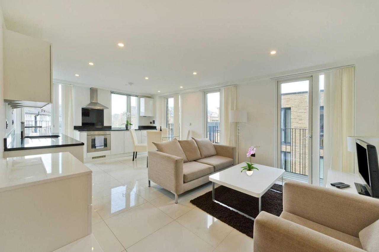 Comfortable Two Bedroom Apt In The Heart Of Kings Cross Area Apartment London