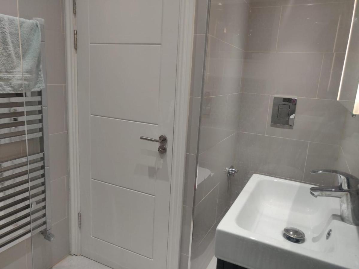 Séjour chez l'habitant Stunning Double In Harrow Wembley - Khoob House *