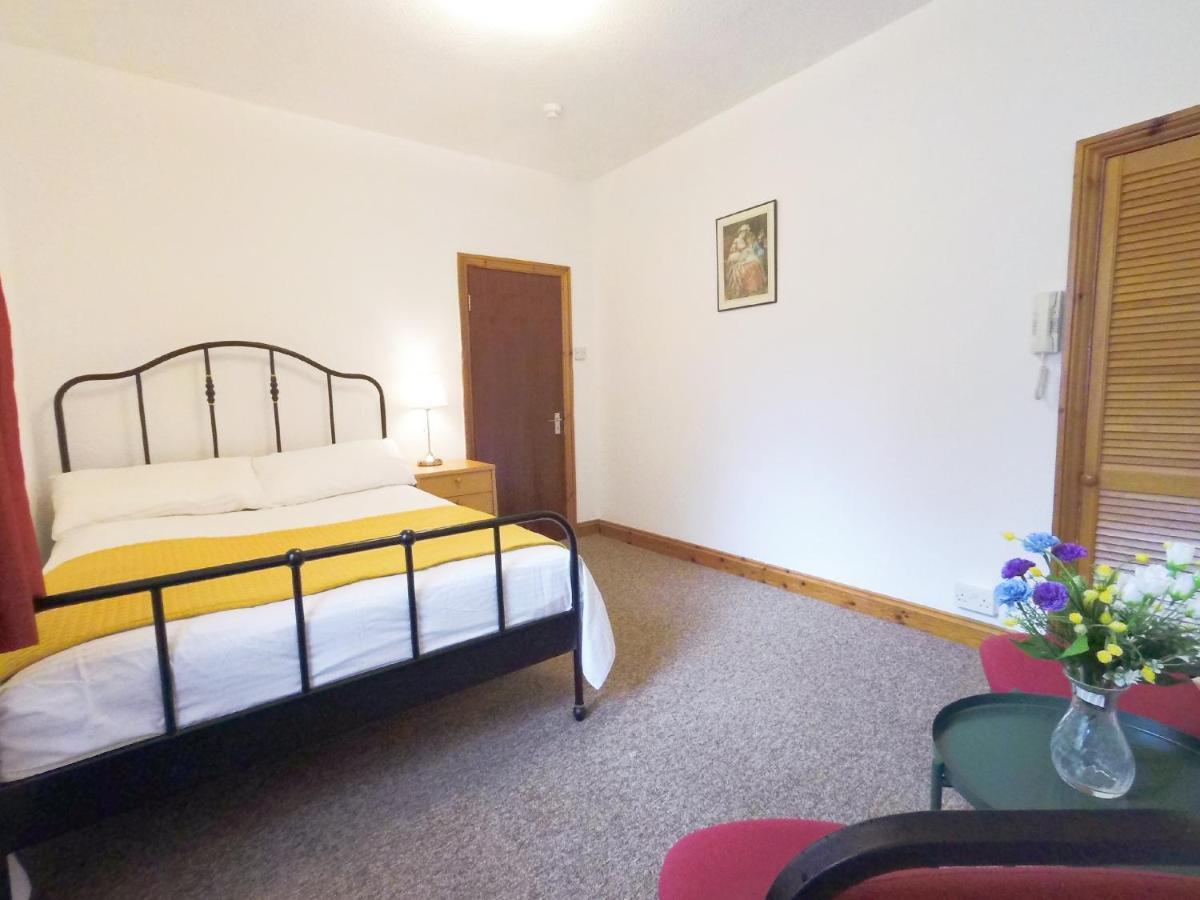Carnation Flat A In Wembley *