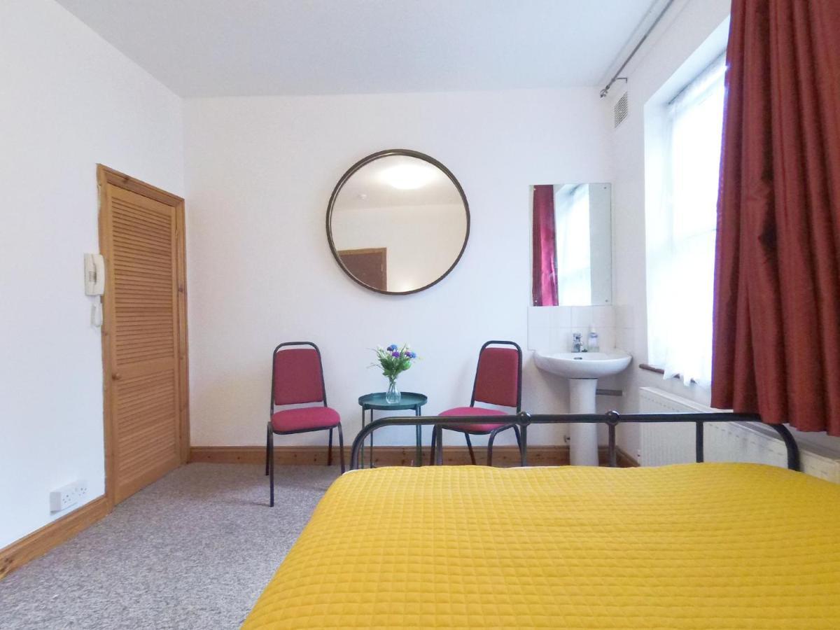 Carnation Flat A In Wembley *