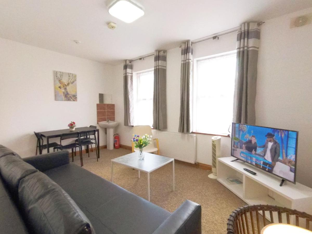 Carnation Flat A In Wembley