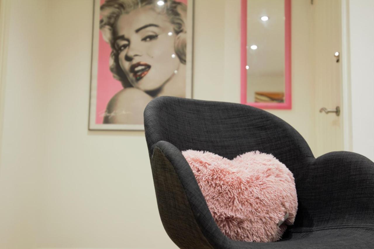 Stylish 2 Bedroom In The Heart Of Greenwich Apartamento