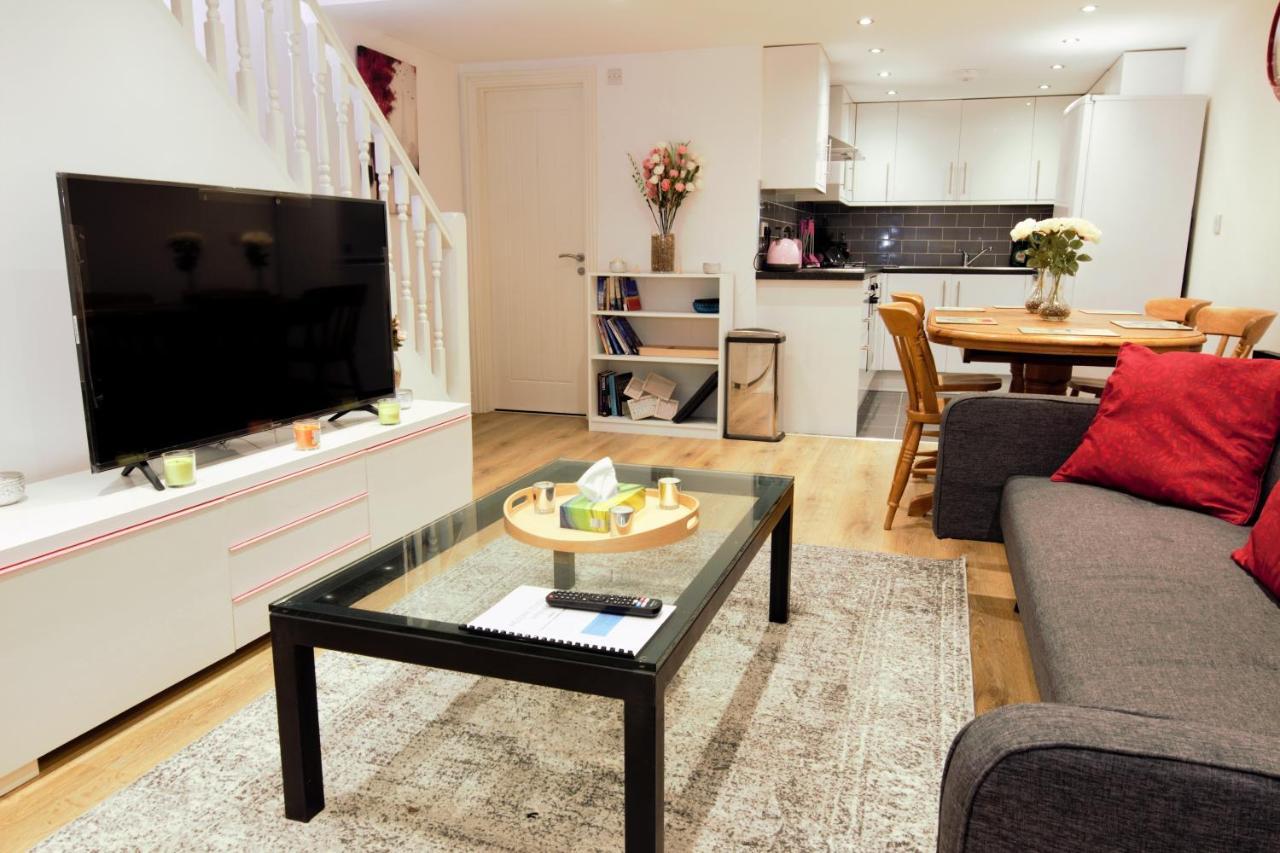 Stylish 2 Bedroom In The Heart Of Greenwich Apartamento