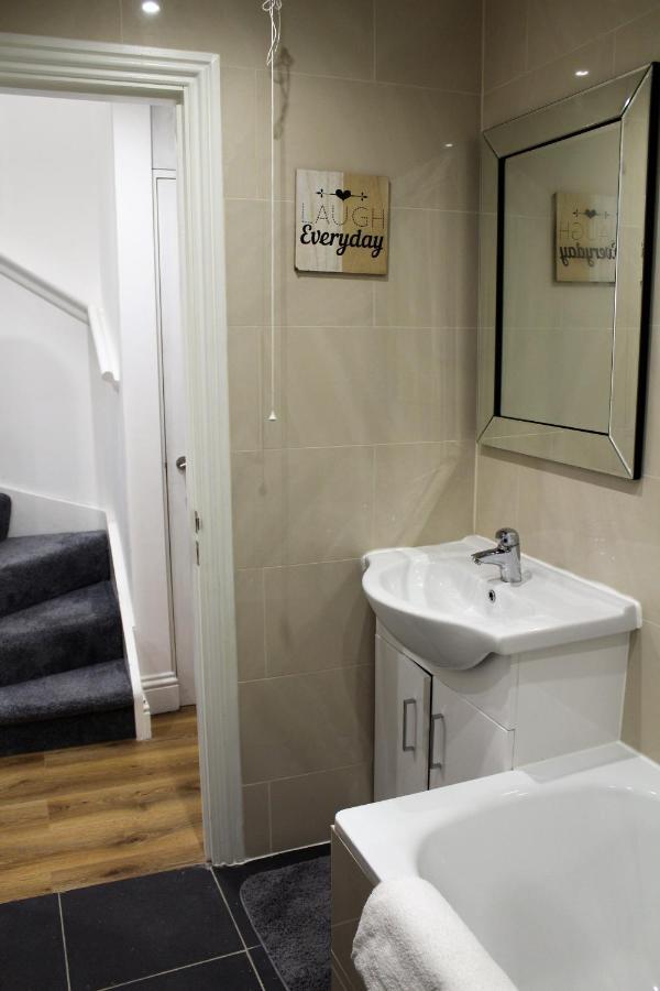 Modern 2 Bedroom In The Heart Of Greenwich Apartamento
