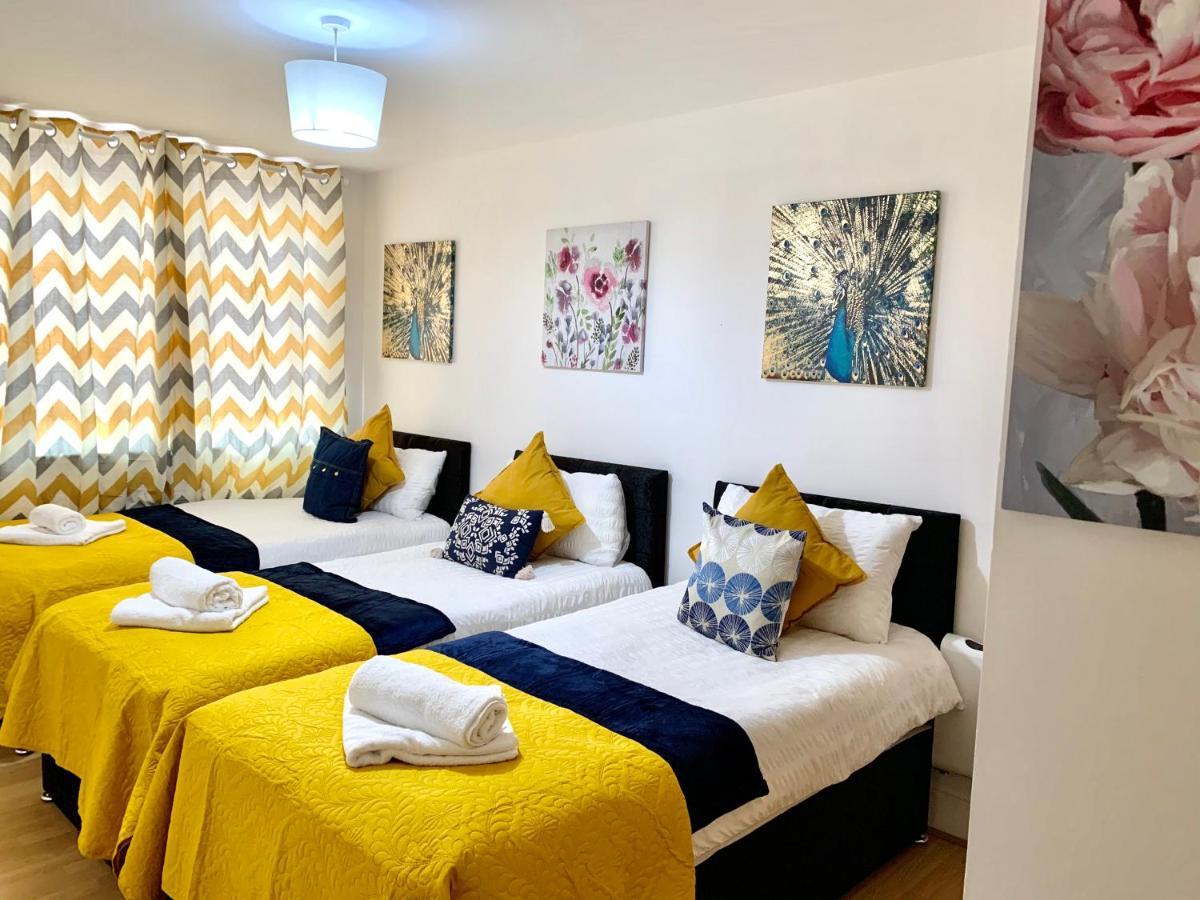 2 Bedrooms, Seperate Recption, Full Kitchen, Free Parking Apartamento Londres