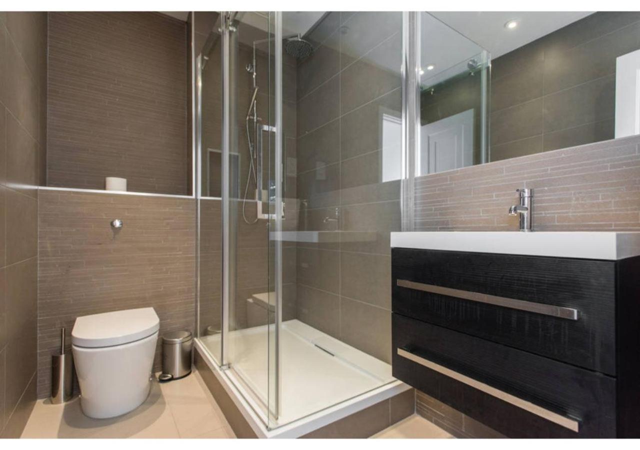 Stylish Flat Near Hyde Park London