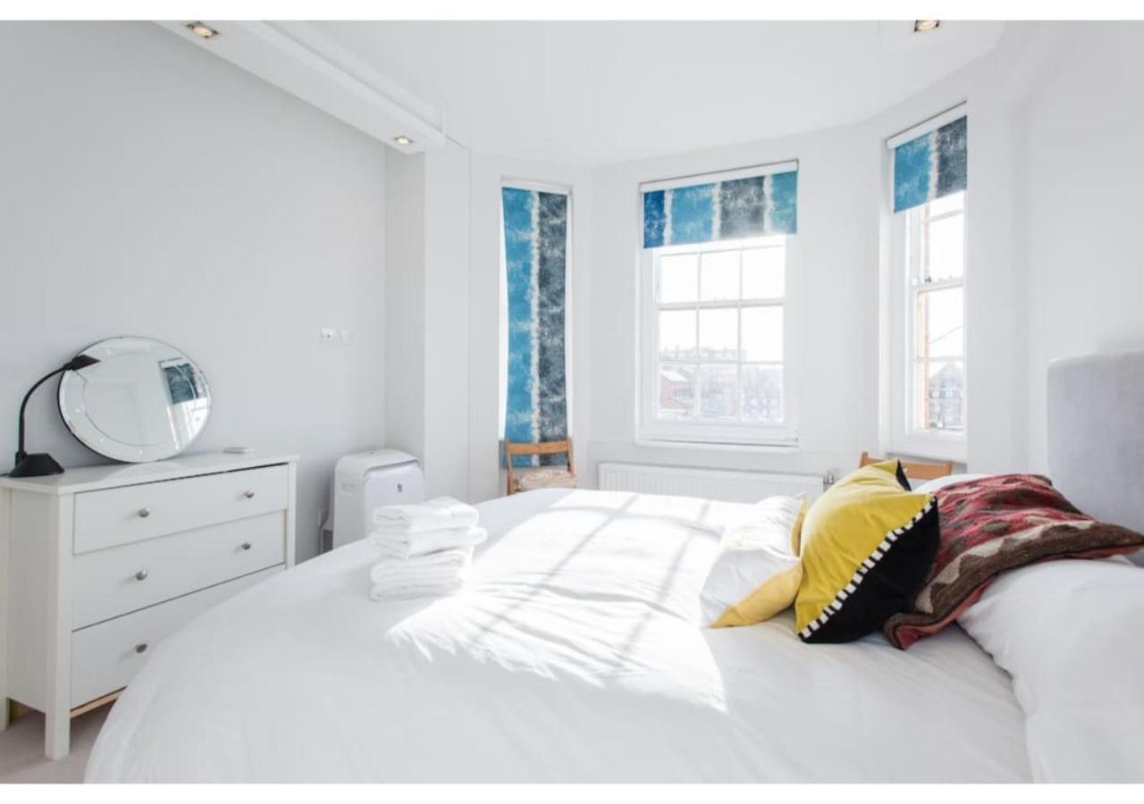 Stylish Flat Near Hyde Park London