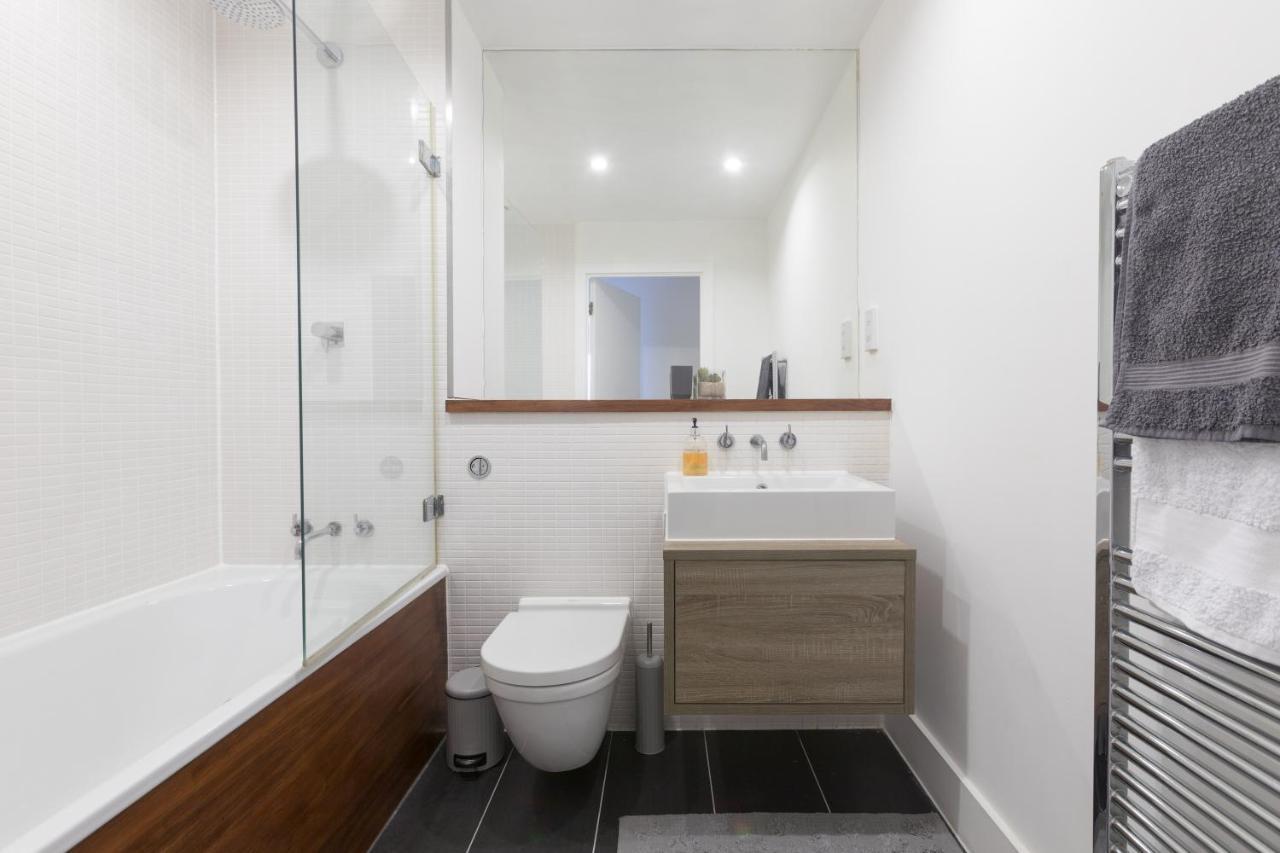 Appartement Luxury 2-bed Flat Parking And Close To The Tube