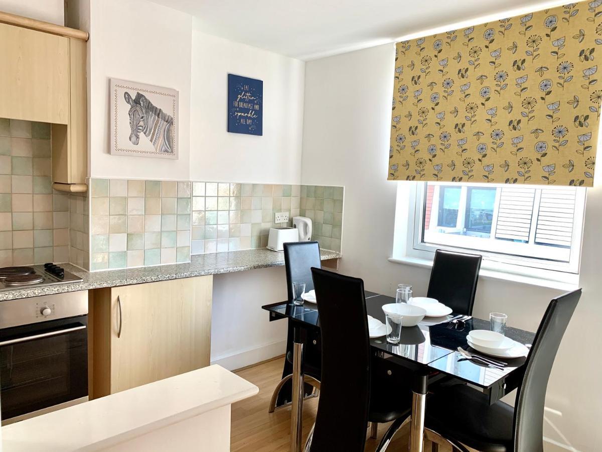 Apartamento 2 Bedrooms, Seperate Recption, Full Kitchen, Free Parking