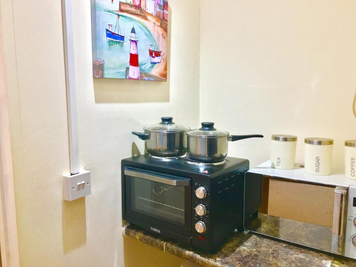 4 Bedrooms, 3 Baths, Full Kitchen And Lounge, Garden, Free Parking Apartamento Londres