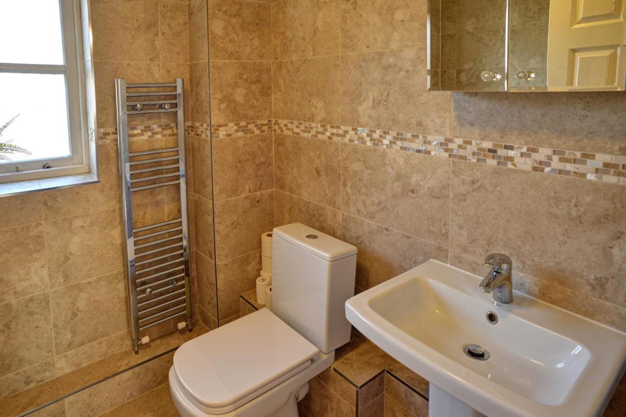 Modern & Spacious - Walk To Excel- Parking Londres