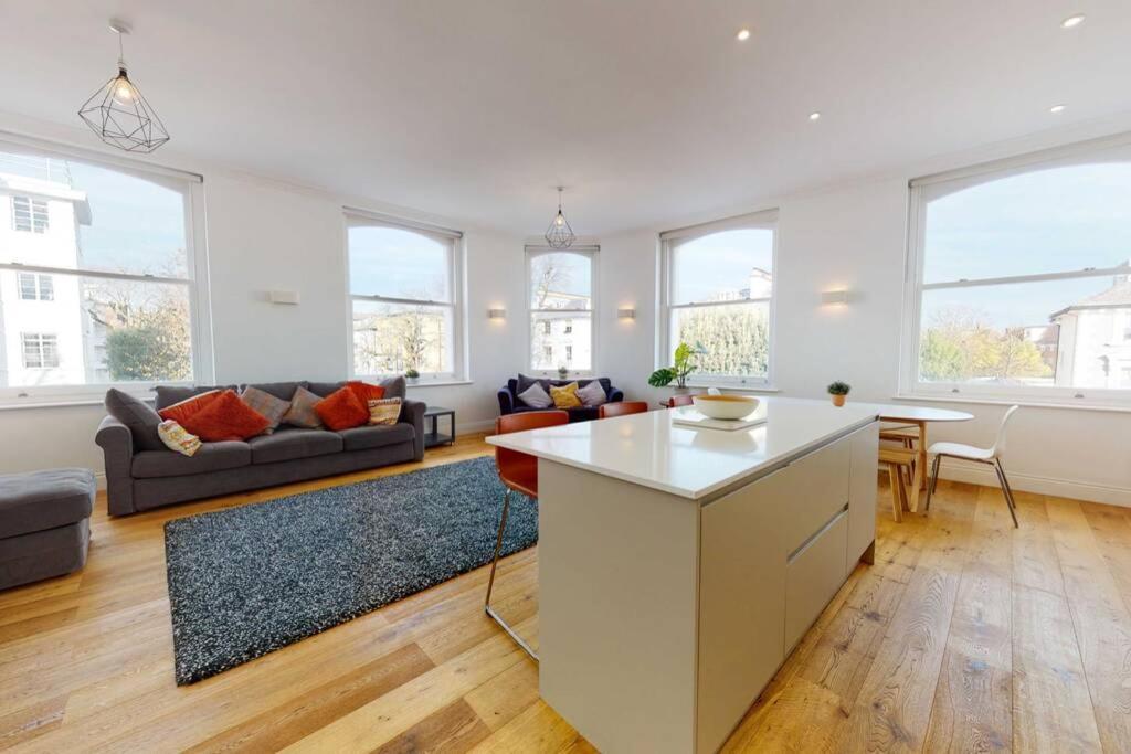 Superb 2 Bed Flat Camden 5 Min Walktube Station Apartment London