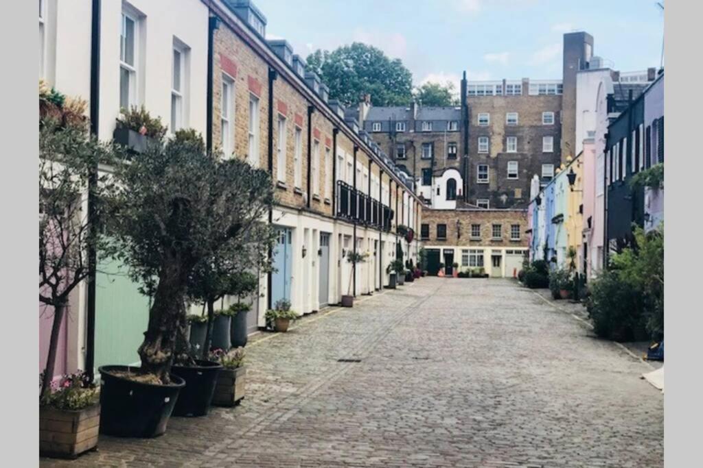 Beautiful Mews House, Conduit Mews, Paddington, W2 * Londres