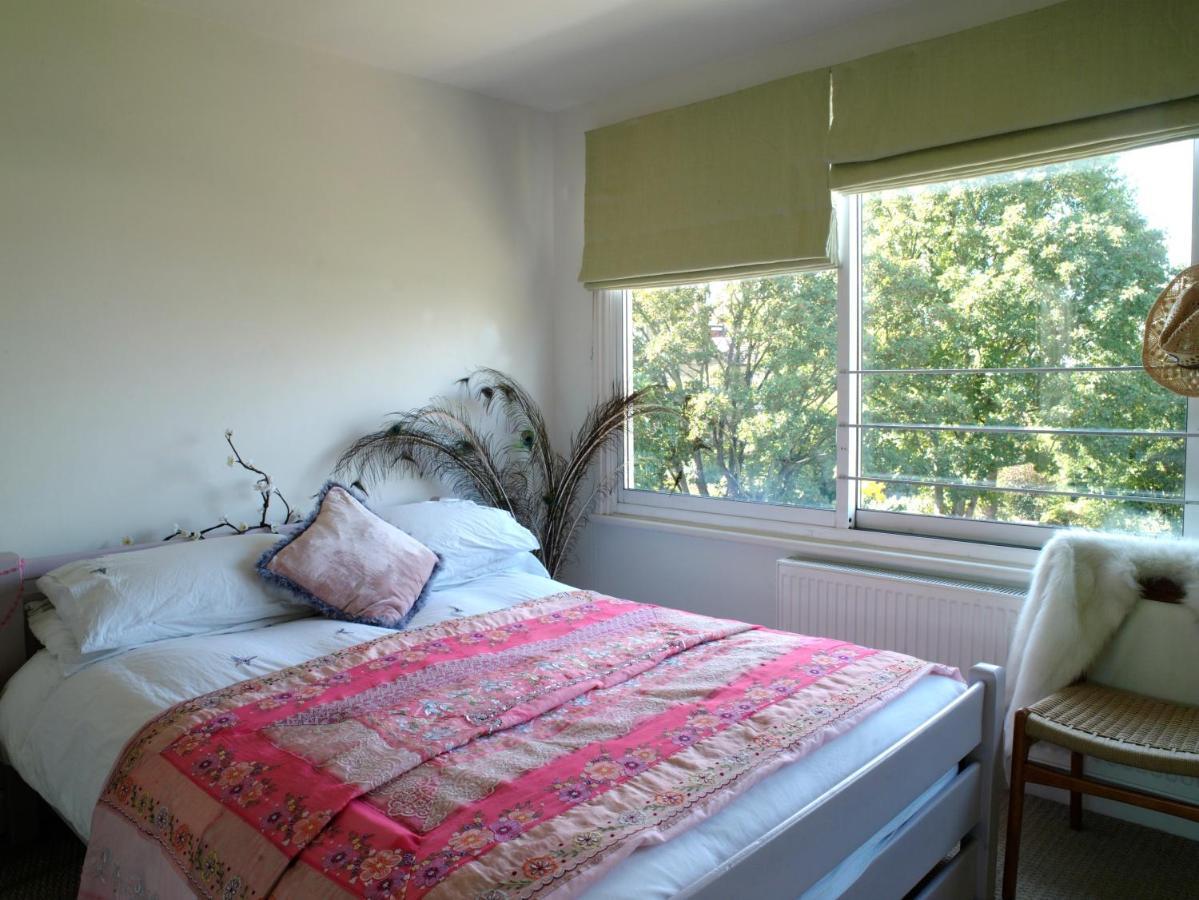 Stunning 5 Bed House With Private Garden Hébergement de vacances