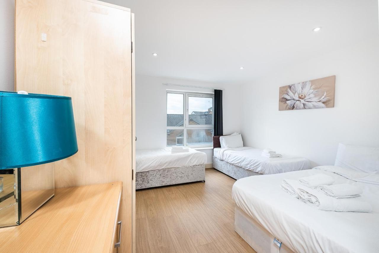Canary Wharf/docklands/excel Spacious Apt E14 *