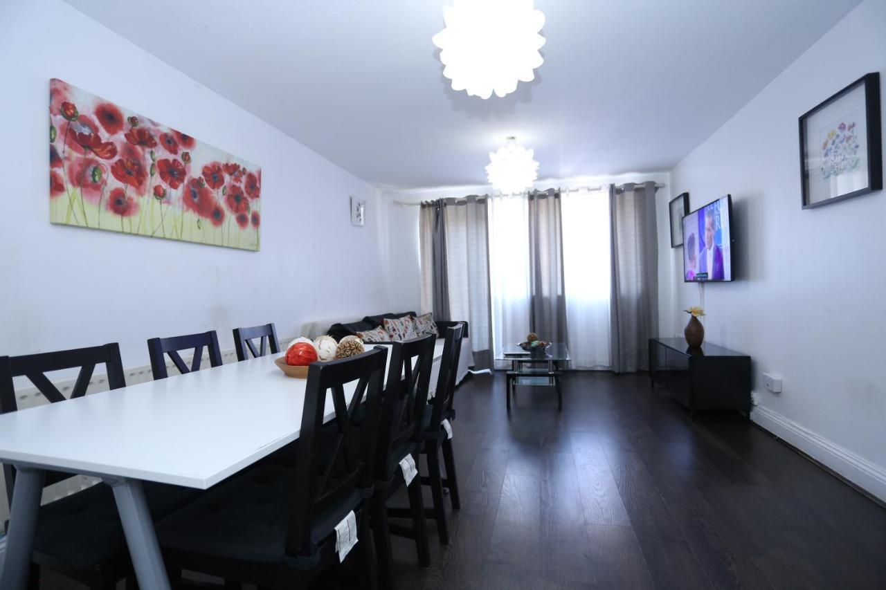 Beautiful 3 Beds House West Thamesmead London Vakantiehuis *