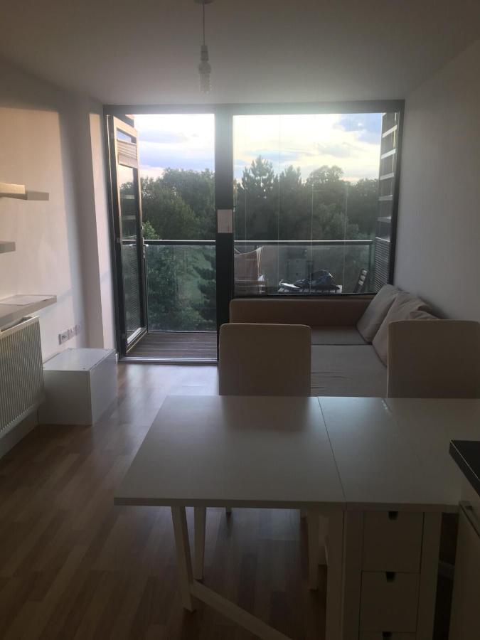 Bright & Modern 1 Bedroom Flat In Shepherds Bush *