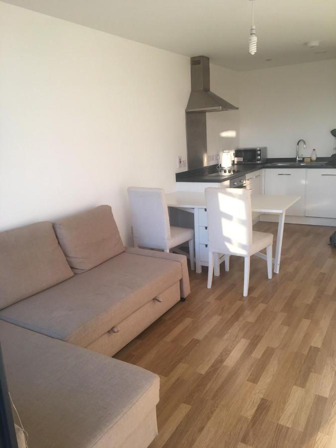 Bright & Modern 1 Bedroom Flat In Shepherds Bush Londres