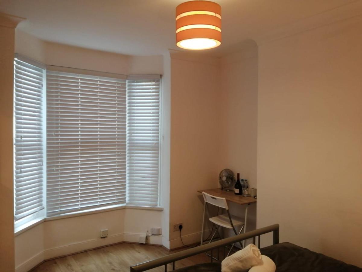 Stratford Cozy Double Homestay *