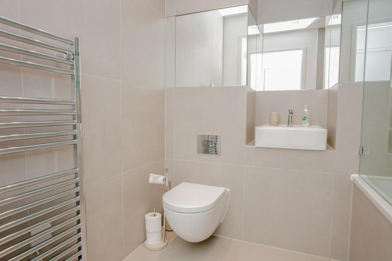 Modern 1 Bedroom Flat In Wandsworth * Londres