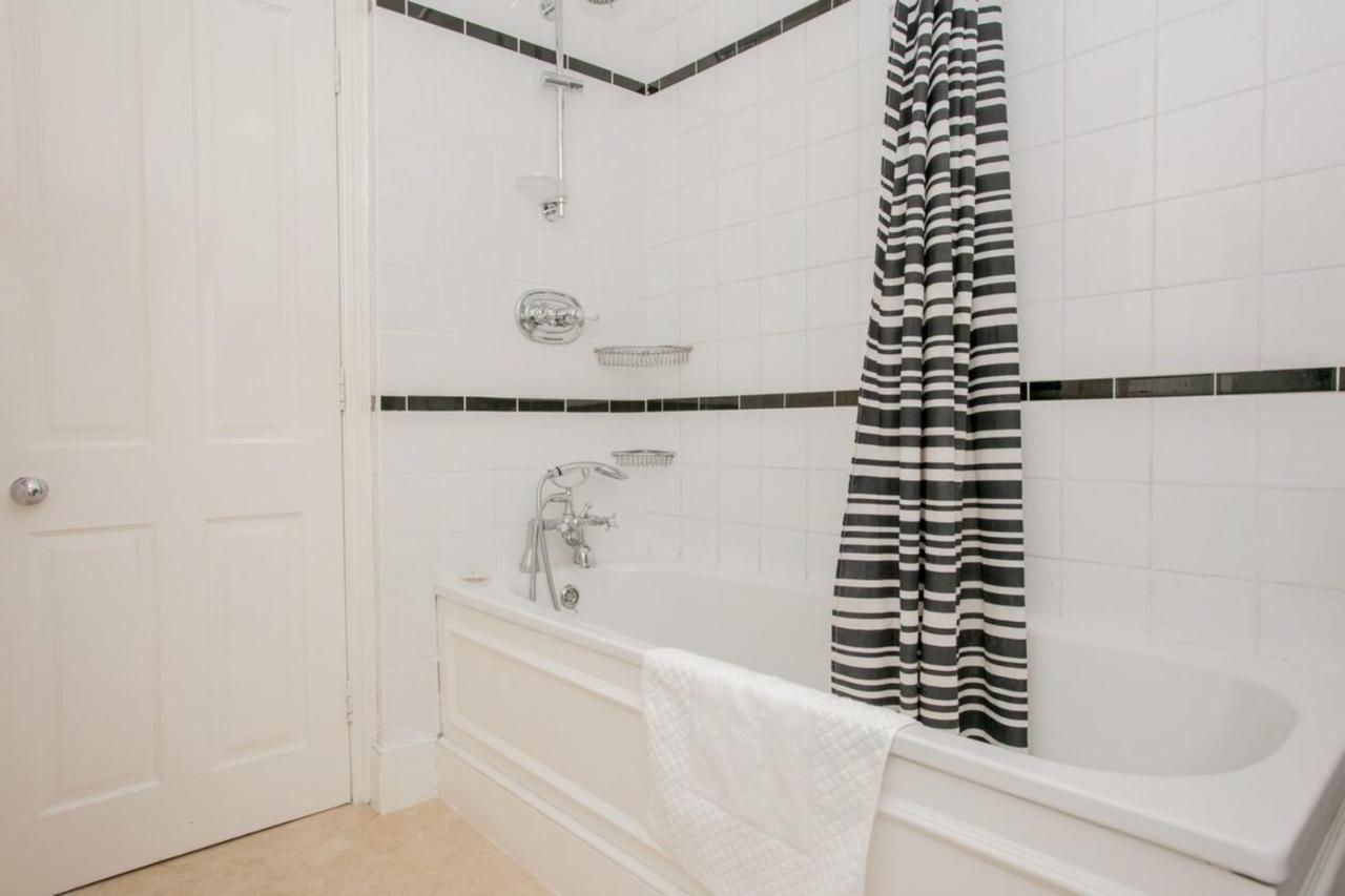 Casa de Férias Elegant Victorian 3-bed Near Hammersmith