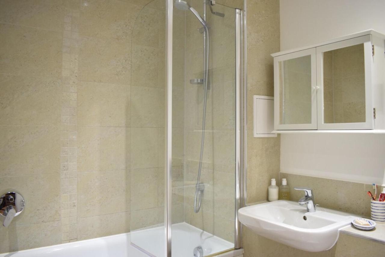 Cosy Modern 1 Bedroom Flat Moments From Riverside Apartamento