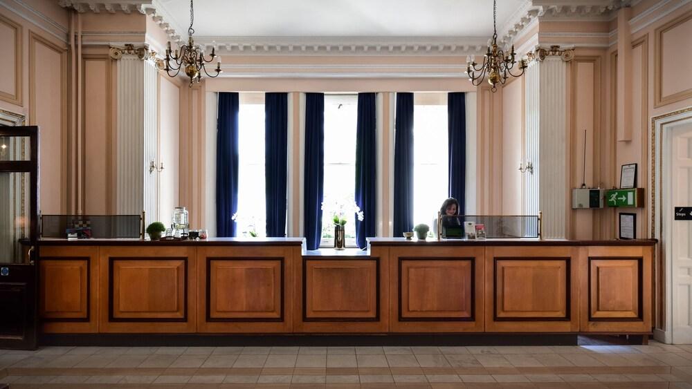 The Columbia Hotel 3*