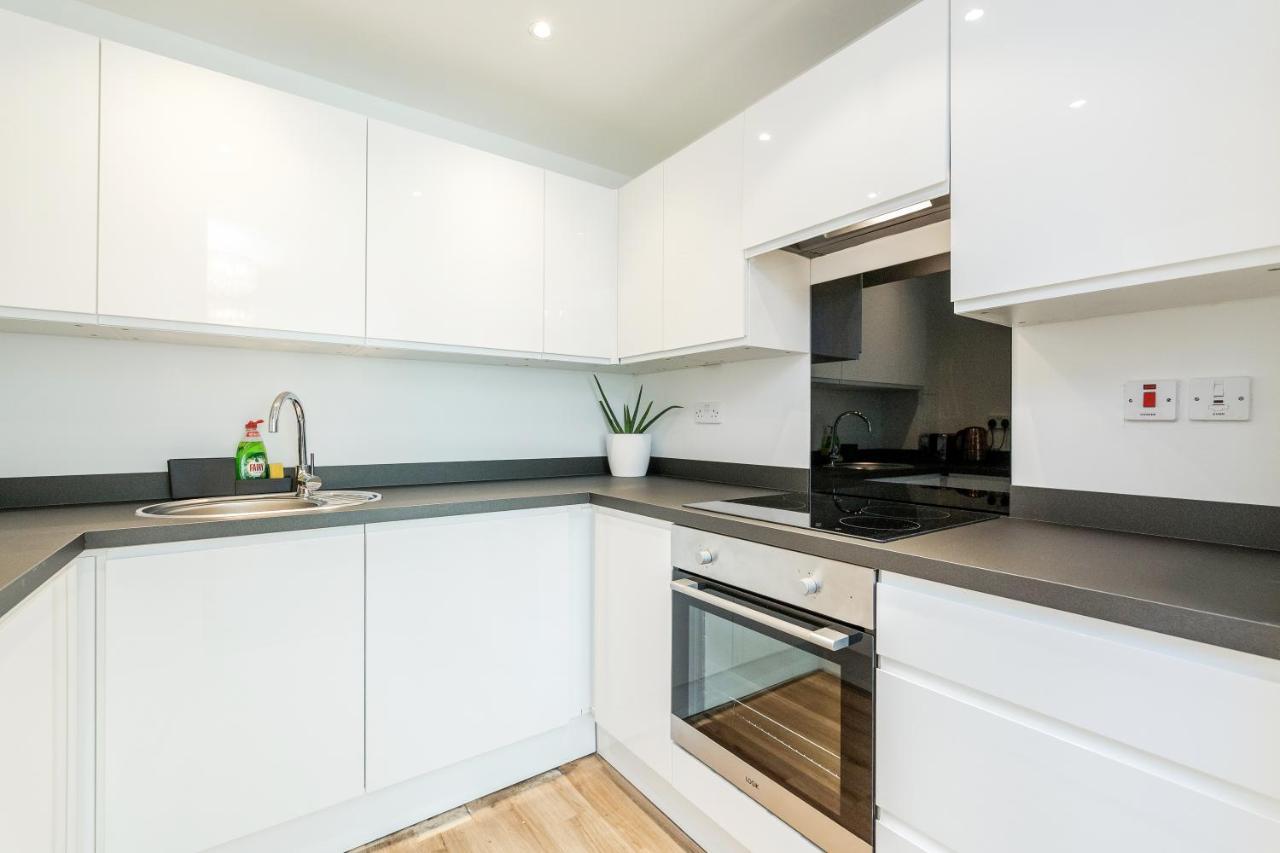 Apartamento *spacious-modern One Bed Flat. Riverside Location* *
