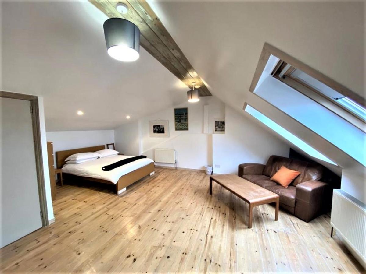 Beautiful With Terrace Near Kentish Town *