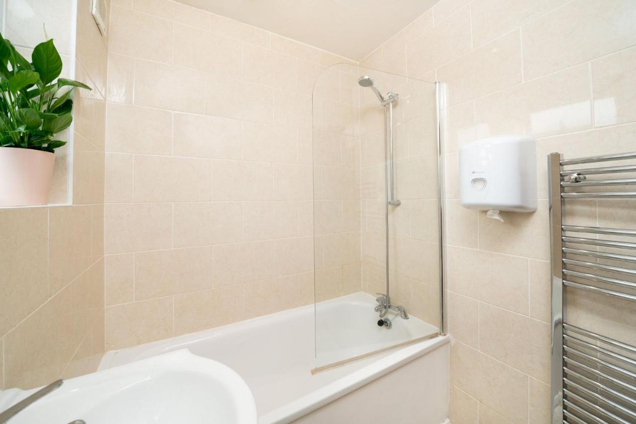 F4 Modern Double Appartement Londres
