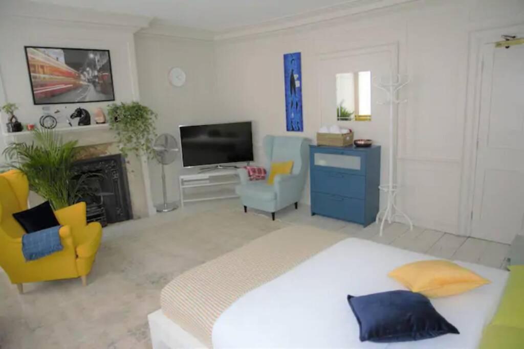 Fabulous Duplex Flat In Covent Garden - 2 Bedroom London