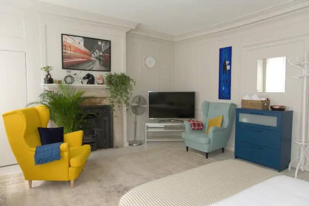 Fabulous Duplex Flat In Covent Garden - 2 Bedroom Apartment *