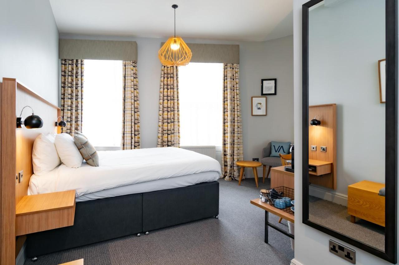 Victoria Hotel 2*