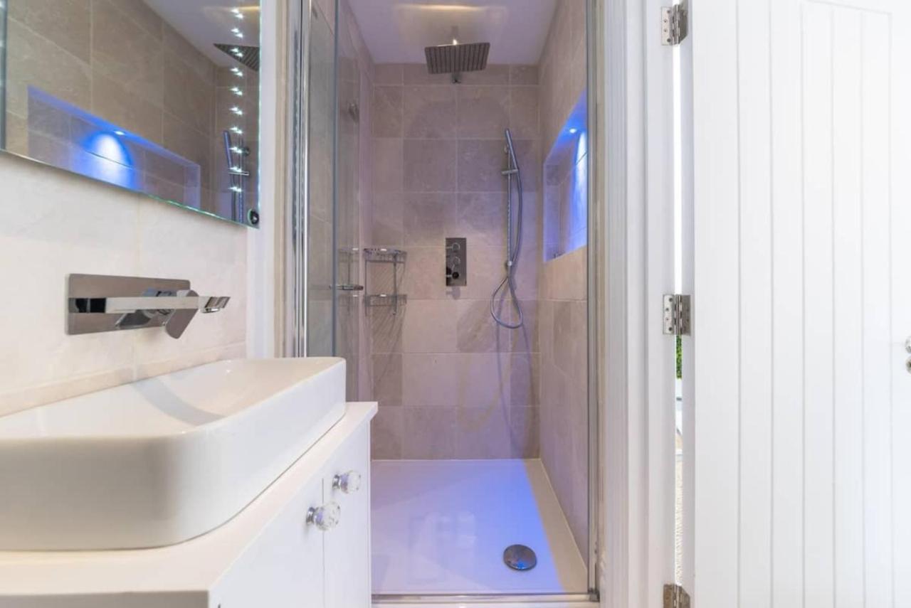 Luxury 2 Bed With Sw Facing Terrace Londres
