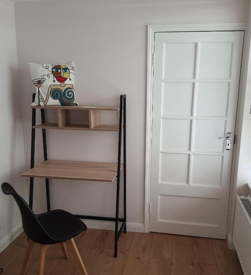 Guest house In With Shared Bathroom