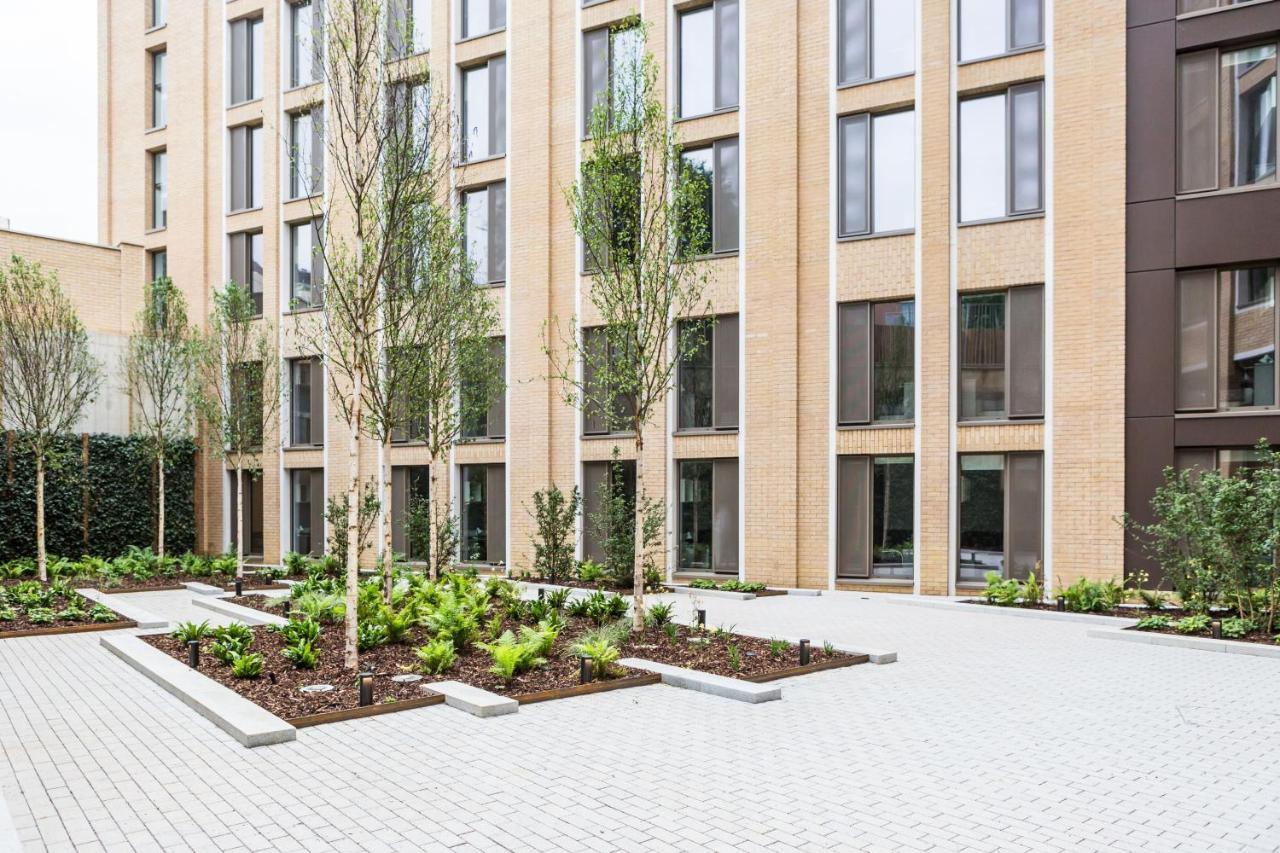 Apartment Contemporary At Chapter White In